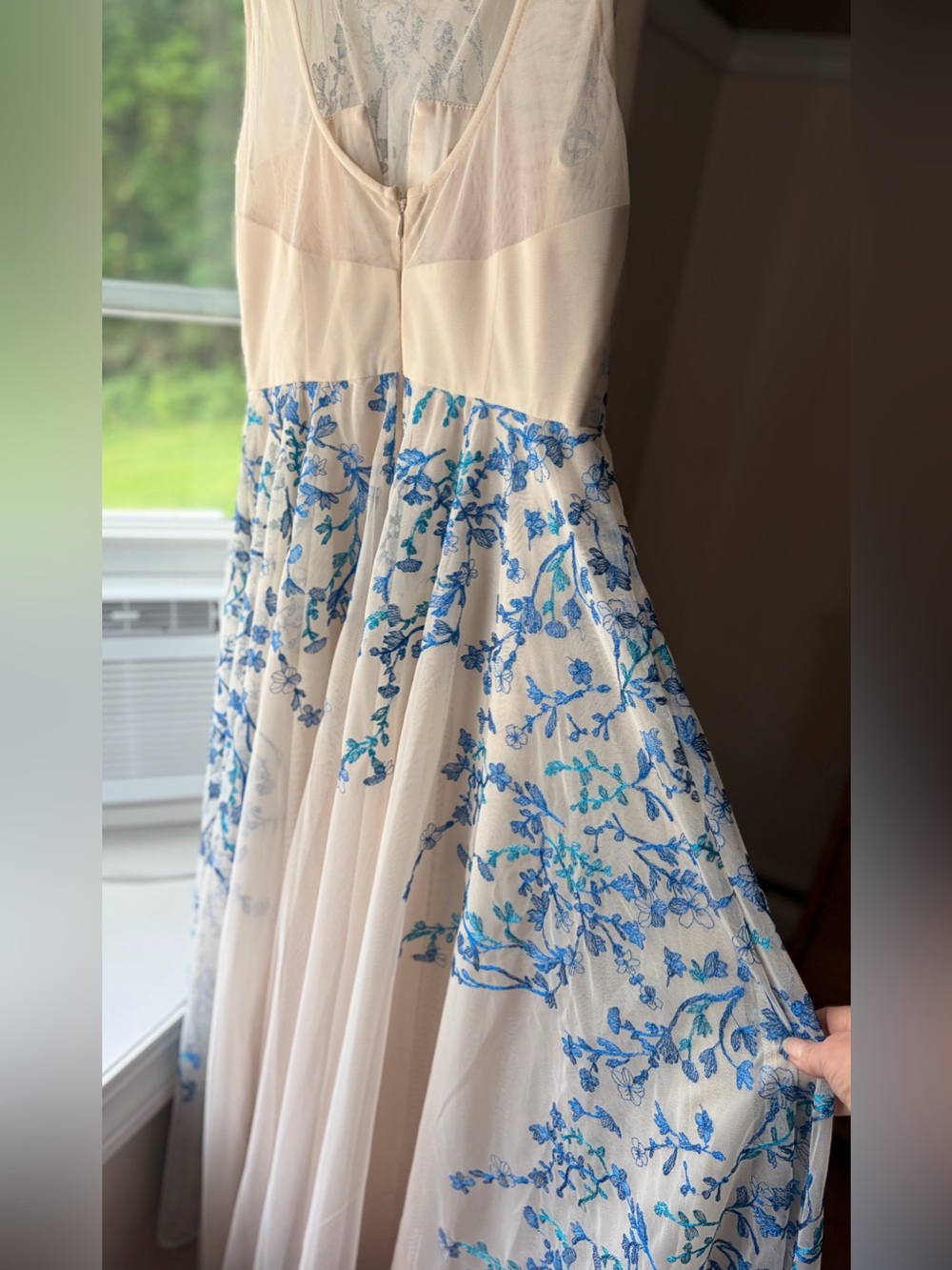 Nicole Miller NY Floral Embroidered Formal A-Line Maxi Evening Dress Sz 8 EUC - Picture 7 of 10